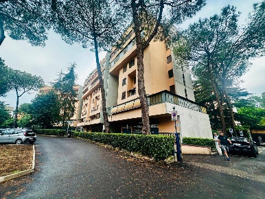 Foto Duplex in Via Alberto Ascari 247, Roma Roma 70 di 141 m² con 5 locali