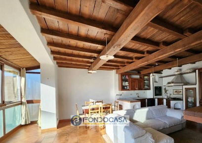 Foto Case semi ndipendenti in via Marmorassi 68, Savona di 210 m²