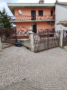 Foto Casa indipendente in PARANESI, Rocca Santa Maria di 300 m² in vendita