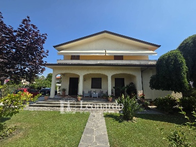 Foto Villa unifamiliare in via XX Settembre, Forte dei Marmi Vaiana