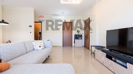 Foto Appartamento in Via Luigi Cibrario 57, Genova Sestri Ponente di 105 m²