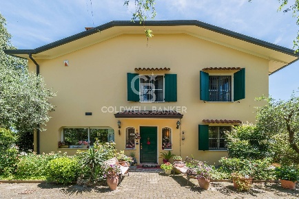 Foto Villa unifamiliare in Via Montanari 1900, Gambettola di 305 m²