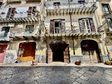 Foto Magazzino in Via Del Bosco 37, Palermo Cassaro di 61 m² con 2 locali
