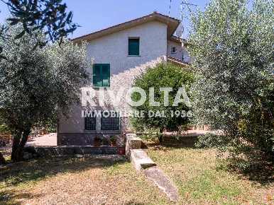 Foto Villa unifamiliare in Via San Vito, Casperia di 120 m² con 5 locali