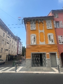 Foto Locale commerciale in Strada Massimo D'azeglio 112, Parma di 49 m²