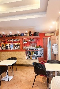Foto Locale commerciale a Cagliari La Vega - Regioni di 86 m² con 1 locali