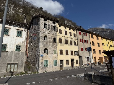 Foto Case semi ndipendenti in Via Roma 1, Longarone Castello Lavazzo