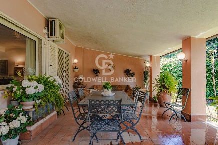 Foto Villa unifamiliare in Largo Dell'Olgiata, Roma Olgiata di 350 m²