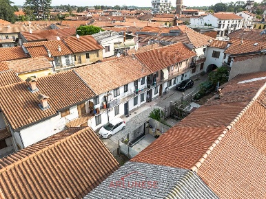 Foto Appartamento in via lonato 18, Buscate di 115 m² con 3 locali