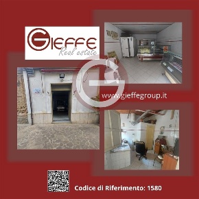 Foto Locale commerciale a Taurianova Centro di 50 m² con 2 locali