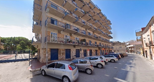Foto Negozio in Via Vittorio Emanuele, Mondragone di 230 m² con 1 locali