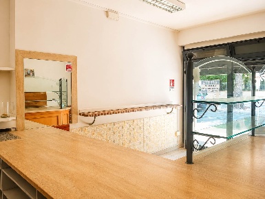 Foto Negozio in Via III Venezie  14, Terni Borgo Bovio di 80 m² in affitto