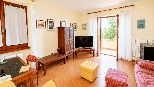 Foto Casa indipendente a Monte Porzio Castelvecchio di 200 m² con 12 locali