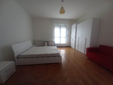 Foto Appartamento in Via Andrea Maffei 6, Milano Montenero di 74 m²