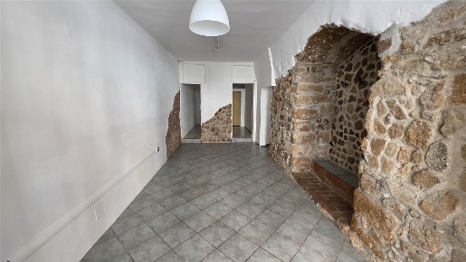 Foto Negozio a Augusta Centro di 40 m² con 2 locali in affitto