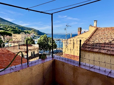 Foto Appartamento a Rio Rio Marina di 55 m² con 4 locali in vendita