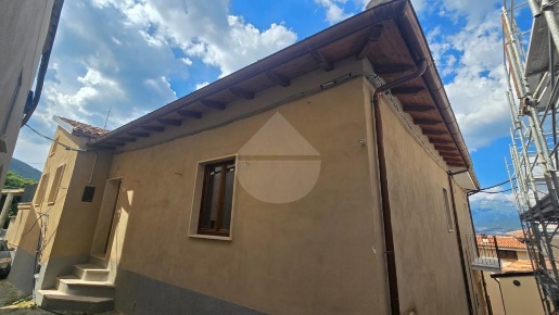 Foto Casa indipendente in PER VALLESINDOLA, L'Aquila Bagno - Monticchio