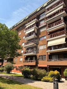 Foto Appartamento in Via Giacomo Matteotti, Milano di 68 m² con 2 locali