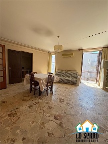 Foto Villa unifamiliare a Alcamo Semicentro di 500 m² con 16 locali