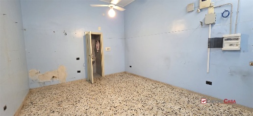 Foto Locale commerciale in via palermo, Messina Giostra di 44 m² in vendita