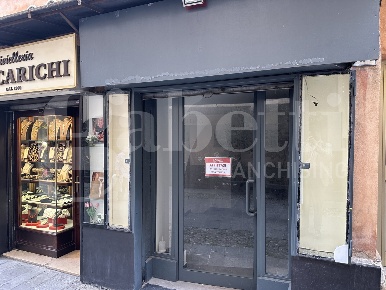 Foto Negozio in Via De Benedetti 17, Sanremo San Siro - Casinò di 30 m²