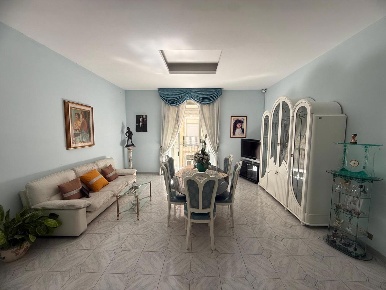 Foto Appartamento in tribunali, Napoli Tribunali di 134 m² con 4 locali