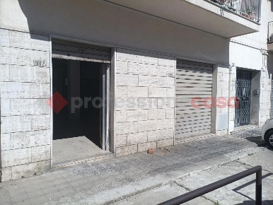 Foto Magazzino in Via SBARRE INFERIORI 202c, Reggio di Calabria di 88 m²