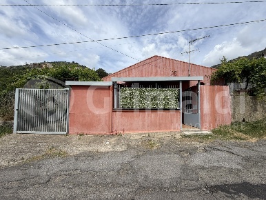 Foto Terreno agricolo in Via Montegallo 6, Messina Larderia di 750 m²