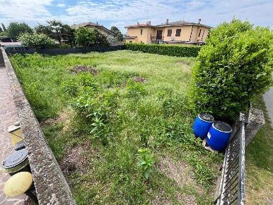 Foto Terreno residenziale a Robecchetto con Induno Centro di 580 m²