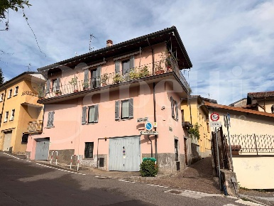 Foto Appartamento in Via Varigione 9, Lecco Bonacina di 100 m² con 3 locali