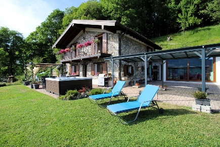 Foto Villa unifamiliare in LocalitÃ  Vargnano snc, Blessagno di 182 m²