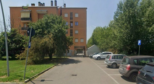 Foto Appartamento a Lacchiarella Centro di 95 m² con 5 locali in vendita