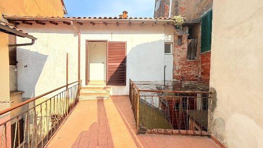 Foto Casa indipendente a Ponte Buggianese Centro di 130 m² con 6 locali