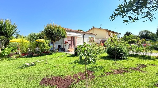 Foto Casa indipendente a Chiesina Uzzanese Centro di 55 m² con 4 locali