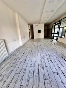 Foto Negozio a Empoli Pretura - Sanzio di 95 m² con 2 locali in vendita