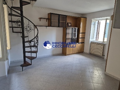 Foto Appartamento a Carrara Avenza di 60 m² con 3 locali in vendita