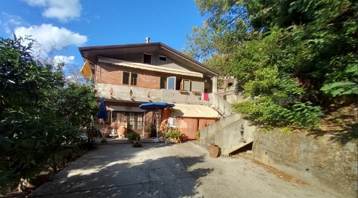 Foto Appartamento a Massarosa Stiava di 223 m² con 8 locali in vendita
