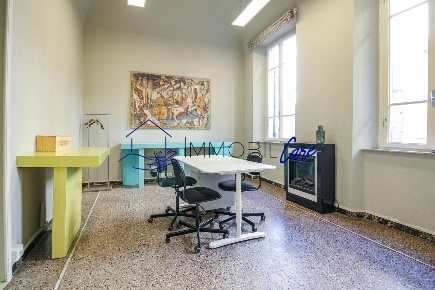 Foto Ufficio a Pisa Santa Maria di 168 m² con 7 locali in affitto