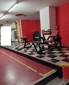 Foto Locale commerciale a Cuorgnè Centro di 870 m² con 4 locali in vendita