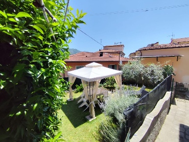 Foto Appartamento a Massa Castagnola di 90 m² con 5 locali in vendita