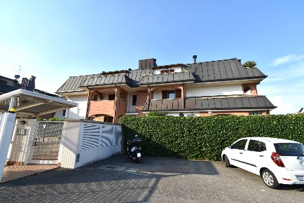 Foto Appartamento in Leonardo Da Vinci 17, Bernareggio Centro di 65 m²