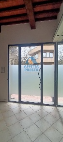 Foto Attività commerciale a Empoli di 140 m² con 2 locali in affitto
