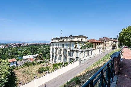 Foto Appartamento in Via Monfalcone 4, Moncalieri Centro Storico di 170 m²