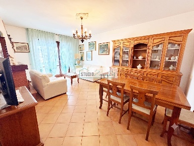 Foto Appartamento in via federigi, Seravezza di 114 m² con 7 locali