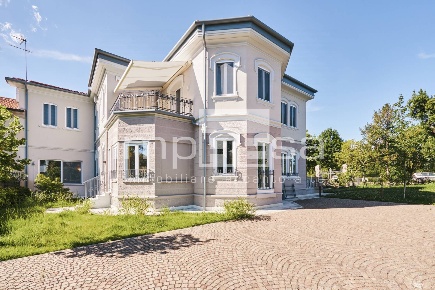 Foto Appartamento in VIALE VERDI 1, Treviso Eden - Tribunale di 365 m²