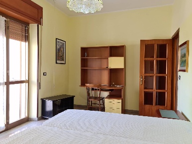 Foto Stanza in Via Cristoforo Colombo 97, Catanzaro Catanzaro Lido di 90 m²