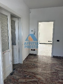 Foto Ufficio a Empoli di 110 m² con 5 locali in affitto