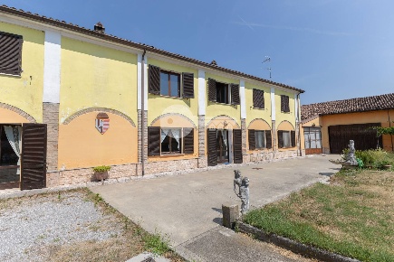Foto Casa indipendente in Via Magenta 7, Volongo di 180 m² con 5 locali