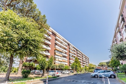 Foto Appartamento in Viale Bruno Pelizzi, Roma di 110 m² con 3 locali