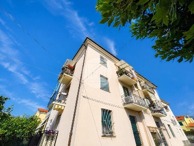 Foto Appartamento a Loano Centro di 80 m² con 4 locali in vendita